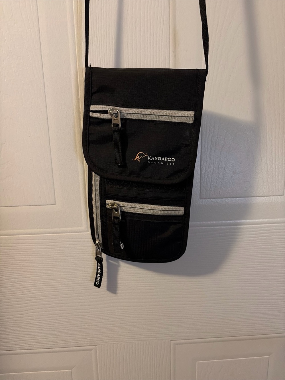 Kangaroo Organizer Crossbody